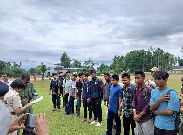 India News | Indian Air Force Rescues 14 Stranded Individuals in Flood-hit Arunachal Pradesh