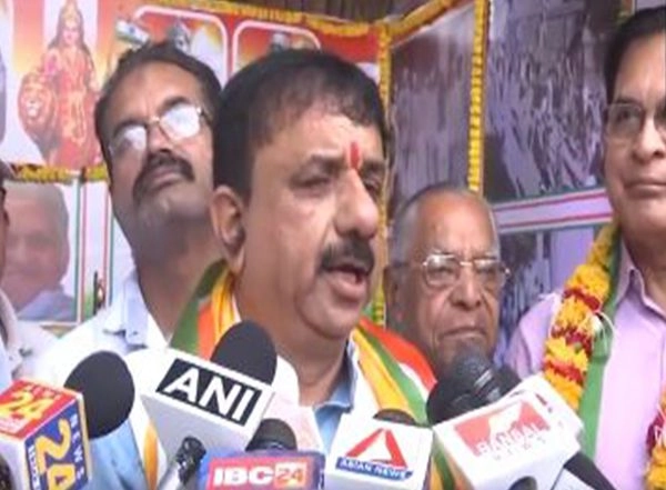 India News | 'Nobody Will Be Permitted for Love Jihad...': BJP MP Alok Sharma Targets Muslim Gym Trainers in Bhopal