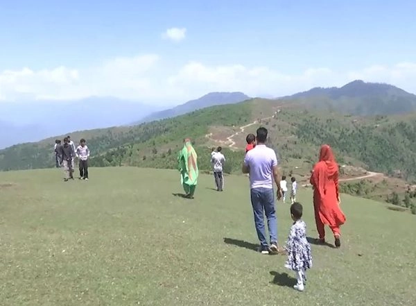 India News | Nanga Thub Emerging as Tourist Draw in Rajouri, Locals, Tourists Highlight Infrastructure Gaps