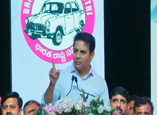 World News | BRS Working President KT Rama Rao Celebrates Telangana Formation Day with NRIs