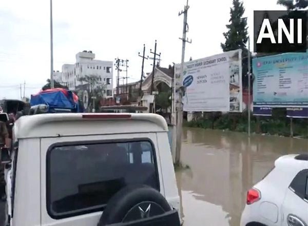 India News | Manipur: Joint Rescue Operations Evacuate JNIMS Medical Students, Staff Amid Severe Waterlogging