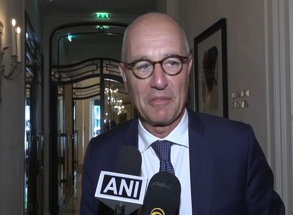 Business News | French Automotive Firm Valeo Assures Continued Investment in India After Meeting Minister Piyush Goyal