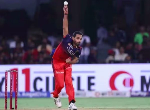 Sports News | RCB's Bhuvneshwar Kumar Four Wickets Away from IPL Milestone