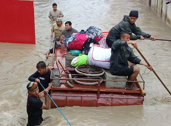 India News | Operation Jalrahat-II: Assam Rifles Continues Relief Efforts in Manipur, Tripura