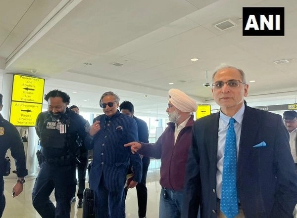 World News | All-party Delegation Led by Congress MP Shashi Tharoor Arrives in US