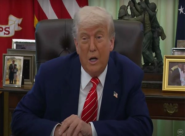 World News | Trump Suspends Entry of New International Students Enrolled at Harvard, Cites National Security Risks