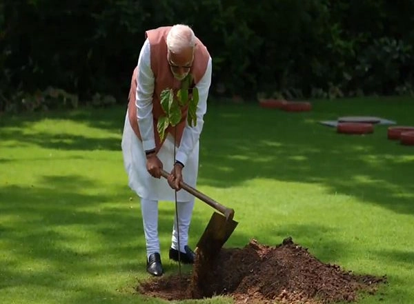 India News | PM Modi Plants 'Sindoor Sapling' Presented by Bhuj Women of 1971 War