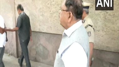 India News | Karnataka Home Minister G Parameshwara Inspects Stampede Site at Chinnaswamy Stadium; to Meet Senior Police Officials