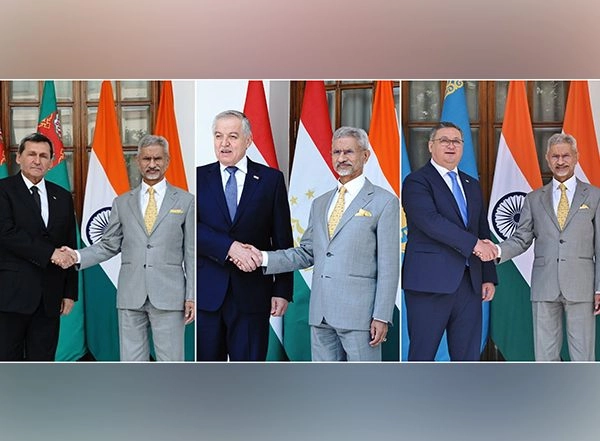 World News | EAM Jaishankar Meets Foreign Ministers of Kazakhstan, Turkmenistan and Tajikistan in Delhi