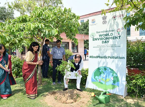India News |  JP Nadda Plants Sapling Under 'Ek Ped Maa Ke Naam' on World Environment Day