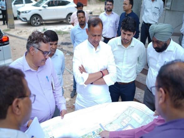 India News | Delhi Minister Ravinder Indraj Inspects Under-construction Facility for Persons with Disabilities in Narela