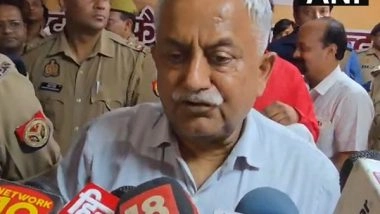 India News | UP Govt Advisor Awanish Awasthi Visits Vrindavan, Holds Talks over Opposition to Banke Bihari Corridor