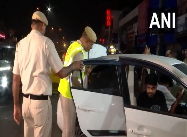 India News | Delhi Police Conducts Vehicle Checking, Patrolling Ahead of Eid Al Adha