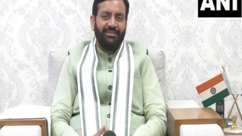 India News | Haryana CM Visits Sukhdev Singh Dhindsa's Residence in Sangrur, Offers Condolences to Bereaved Family