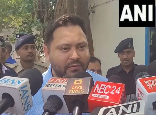 India News | Constitutional Institutions Hijacked Under Modi Govt: Tejashwi Yadav Backs Rahul Gandhi's Allegations Against ECI