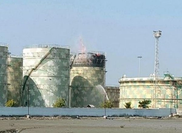 Business News | Despite Global Uncertainties, Indian Chemical Companies Optimistic Due to Specialty Chemicals and China+1 Strategy: Report