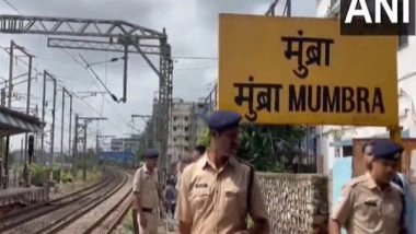 India News | Mumbai: 8 Passengers Travelling Towards CSMT Fall from Excessive Crowded Train at Mumbra Station
