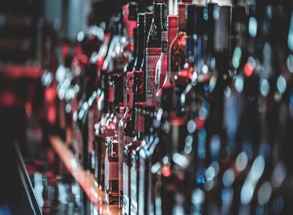 India News | Telangana: Excise Department Seize 56 Liquor Bottles Worth Rs 2.50 Lakhs in Three Cases; Four Arrested for Illicit Transportation