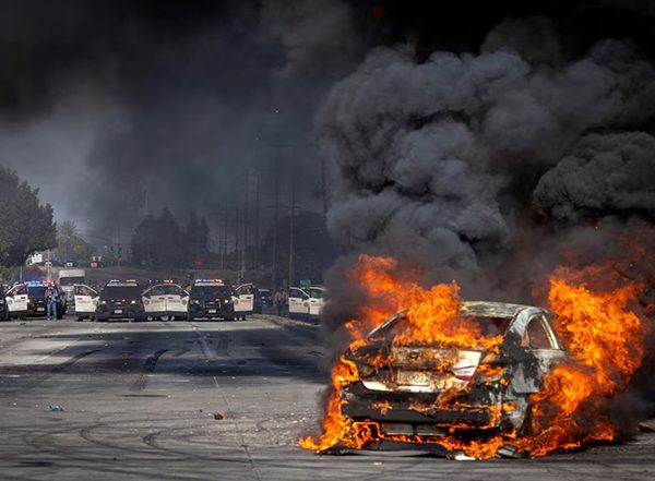World News | US President Donald Trump Deploys National Guard to End LA Immigration Protests, Defying California Governor