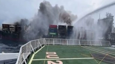 India News | Indian Coast Guard Battles Thick Smoke After Fire Breaks out on Singapore-flagged Container Ship