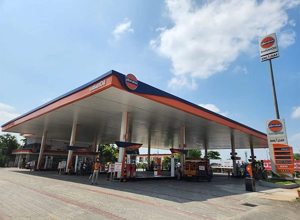 Business News | Indian Oil Quadrupled Fuel Supply for Armed Forces During Operation Sindoor: Senior Official