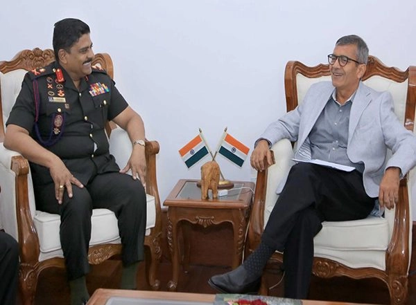 World News |   Sri Lankan Army Commander Lt Gen Lasantha Rodrigo Meets Def Secy Rajesh Kumar