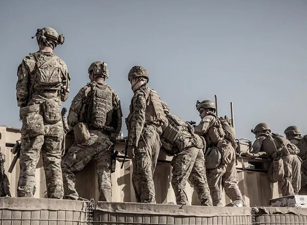 World News | US Pulls out Diplomats, Military Families from West Asia over Escalating Iran Tensions