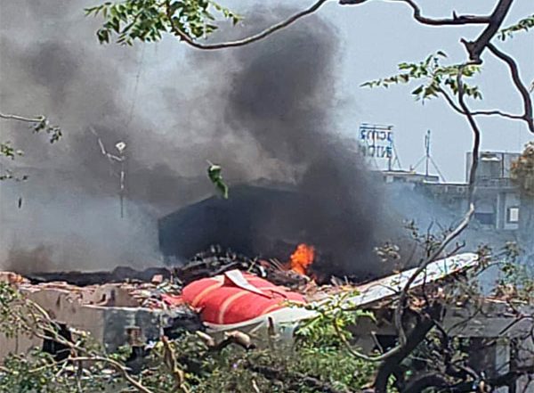 Sports News | Bumrah, Hardik, Rahane, Pujara Join Cricketing Fraternity in Mourning Plane Crash Victims