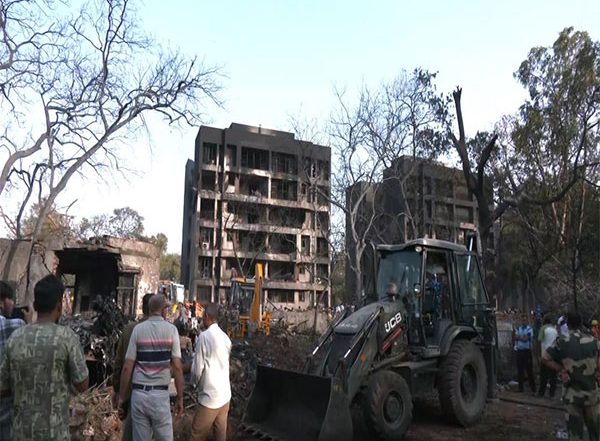 World News | Ahmedabad Plane Crash: Indian Embassy in Portugal Issues Helpline Number for Assistance to Affected Families