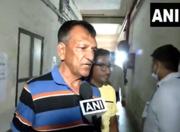 India News | Ahmedabad Plane Crash: Relatives Anxiously Await DNA Verification to Identify Victims