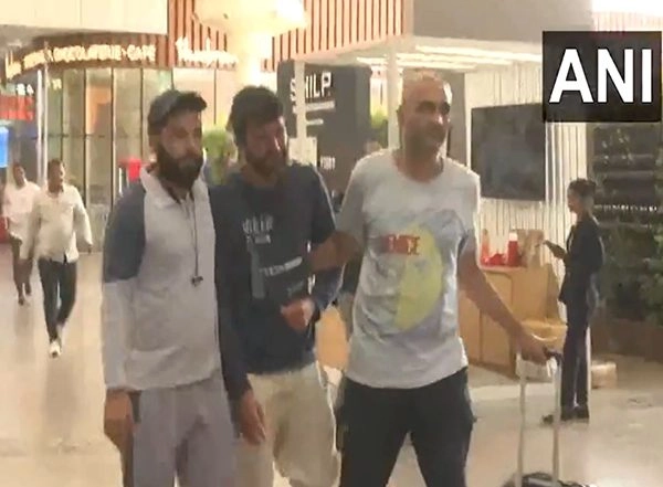 India News | Grieving Families Reach Ahmedabad for DNA Identification After Plane Crash
