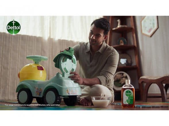 Business News | Dettol Celebrates Father's Day with #DadsCanToo Campaign, Promotes Shared Parenting
