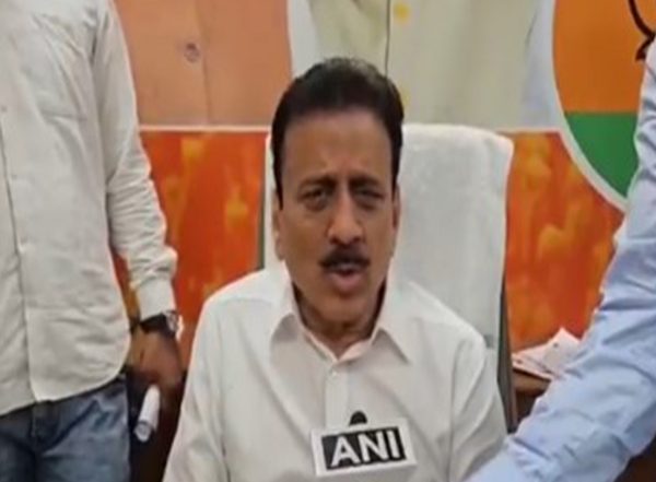 India News | Immature Asking Resignation of Leaders:  Maharashtra Minister Slams Opposition over Air India Crash Remarks