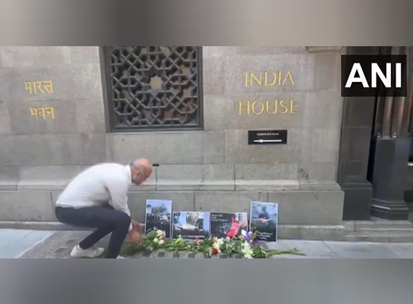 World News | London: Indian Diaspora Pays Tribute to Deceased in Ahmedabad Plane Crash