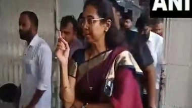 India News | Maharashtra: Supriya Sule Meets Families of Victims Injured in Indrayani Bridge Collapse