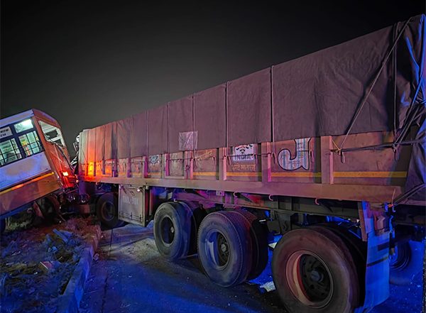 India News | Three Police Recruits Injured in Road Accident on Agra-Lucknow Expressway