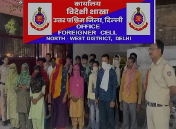 India News | Delhi Police Detain 36 Illegal Bangladeshi Migrants; Banned IMO App, Bangladesh IDs Recovered During Raid