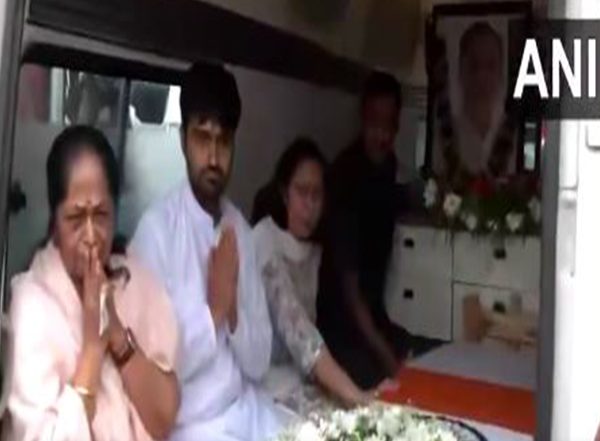 India News | Former Gujarat CM Vijay Rupani's Mortal Remains Arrive in Rajkot for Final Rites Following Air India Crash