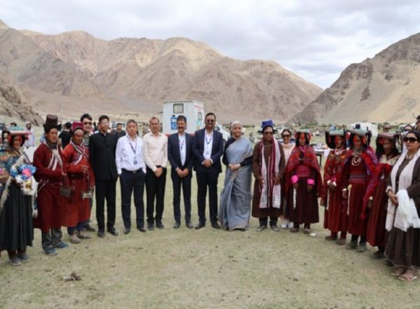 India News | FM Sitharaman Visits Rongdo Valley in Ladakh, Interacts with Members of Local Nomadic Tribal Community