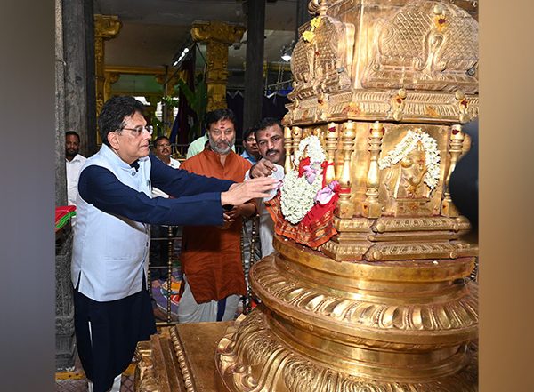 India News | Piyush Goyal Offers Prayers at Tirumala Temple, Seeks Blessings for Citizens