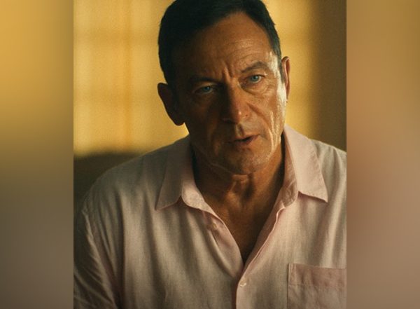 Entertainment News | Jason Isaacs on Receiving Equal Pay as 'White Lotus' Co-stars