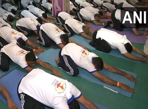India News | Delhi: Ministry of Ayush Organises Yoga Maha Kumbh Ahead of International Yoga Day
