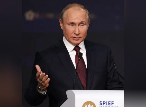 World News | Putin Says Russia Ready to Mediate Dialogue Between Iran, Israel