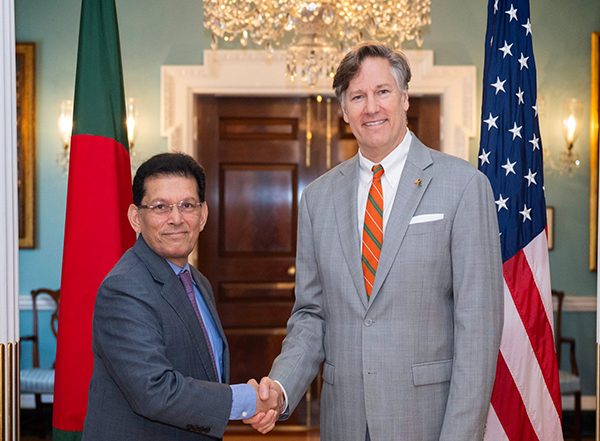 World News | Bangladesh NSA Meets US Deputy Secretary of State, Discusses Democratic Transition