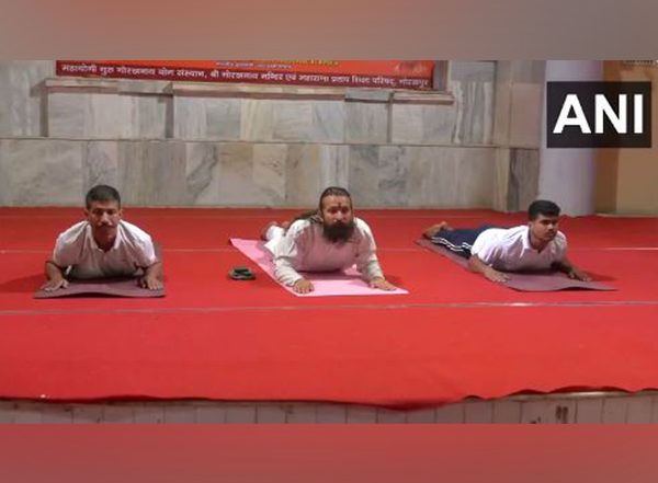 India News | Uttar Pradesh: Yoga Camp Held at Gorakhnath Temple Ahead of Yoga Day