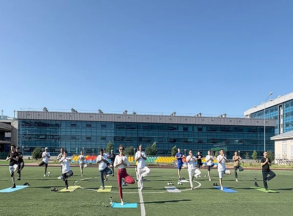 India News | Indian Army Partners Worldwide to Promote Yoga for Health and Harmony