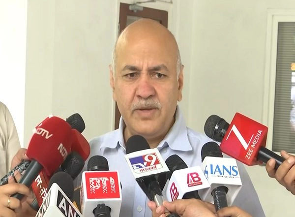 India News | AAP Leader Manish Sisodia Appears Before ACB in Classroom Scam Case, Says Case Motivated with BJP Politics