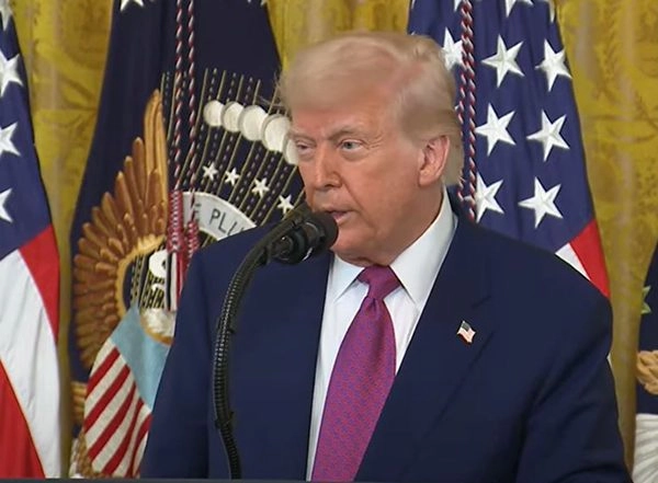 World News | US: Appeals Court Permits Trump to Keep National Guard Deployed in LA for Now