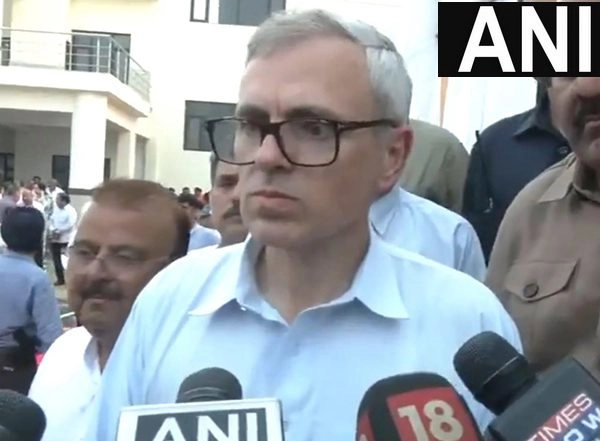 India News | J-K: CM Omar Abdullah Criticises PDP Chief Mehbooba Mufti on Reservation in Recruitment