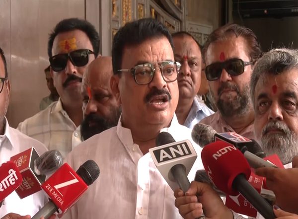 India News |  Eknath Shinde Has No Idea, No Opinion, Whatever BJP Says, Shinde Has to Do: Shiv Sena (UBT)'s Bhaskar Jadhav